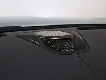 Aston Martin DB12 4.0 V8 — photo 11