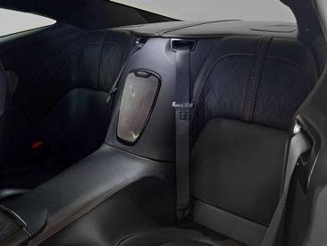 Aston Martin DB12 4.0 V8 — photo 13