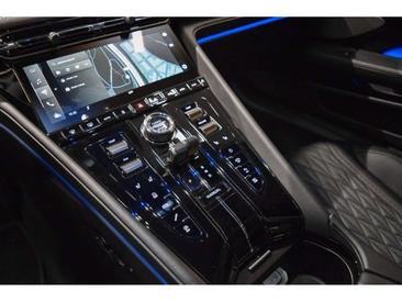 Aston Martin DB12 4.0 V8 — photo 12