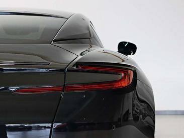 Aston Martin DB12 4.0 V8 — photo 18