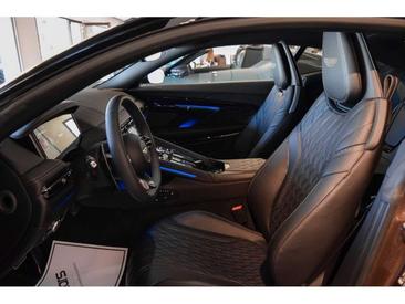Aston Martin DB12 4.0 V8 — photo 5