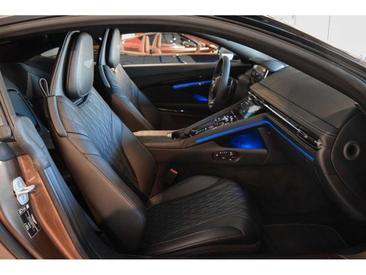 Aston Martin DB12 4.0 V8 — photo 6