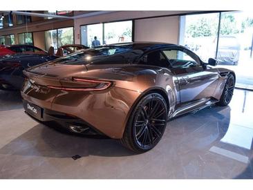 Aston Martin DB12 4.0 V8 — photo 25