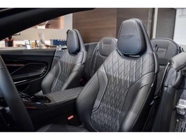 Aston Martin DB12 4.0 V8 — photo 9