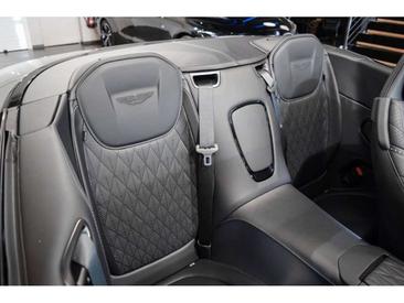 Aston Martin DB12 4.0 V8 — photo 12