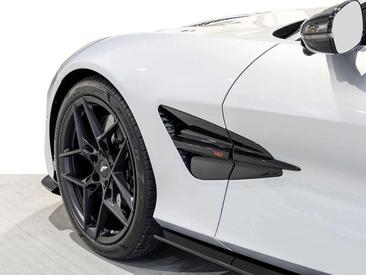 Aston Martin V12 Vanquish — photo 9