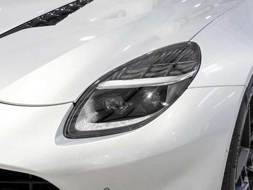Aston Martin V12 Vanquish — photo 11