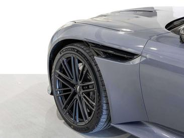Aston Martin DB12 Volante — photo 9