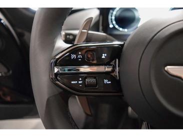 Aston Martin DB12 4.0 V8 — photo 16