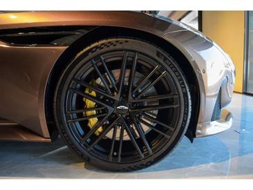 Aston Martin DB12 4.0 V8 — photo 18