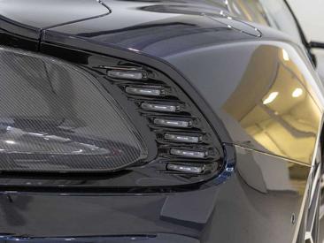 Aston Martin V12 Vanquish — photo 16