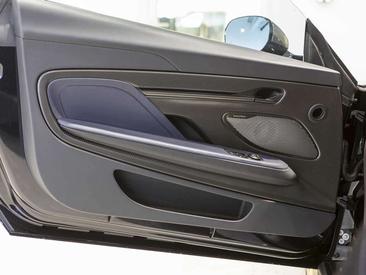 Aston Martin V12 Vanquish — photo 17