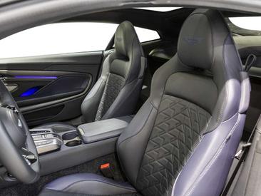 Aston Martin V12 Vanquish — photo 21