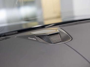 Aston Martin V12 Vanquish — photo 25