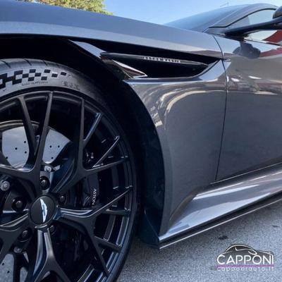 Aston Martin DB12 Coupé V8