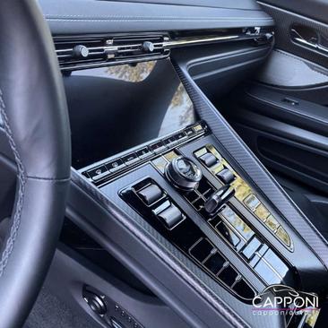 Aston Martin DB12 Coupé V8 — photo 13