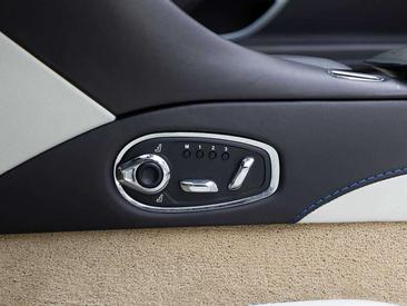 Aston Martin DB11 Volante — photo 19