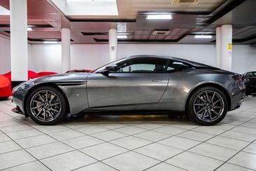 Aston Martin DB11 V12 AMR PACK — photo 3
