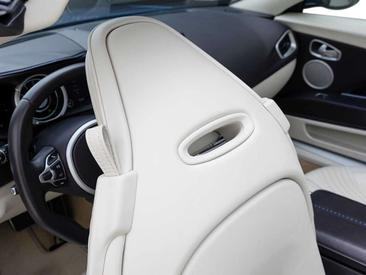 Aston Martin DB11 Volante — photo 21