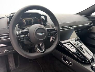 Aston Martin Vantage — photo 9