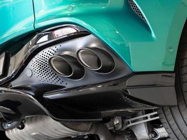 Aston Martin DBX — photo 16