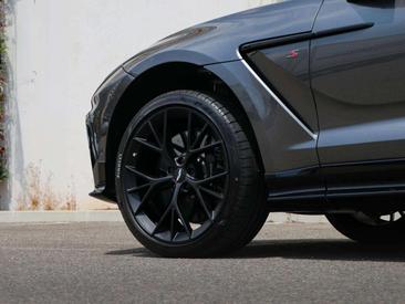 Aston Martin DBX 4.0 V8 Biturbo — photo 5