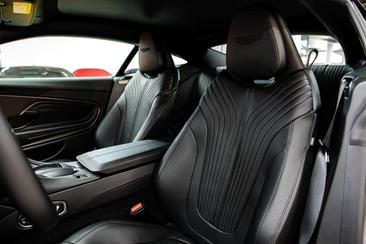 Aston Martin DB11 V12 AMR PACK — photo 9