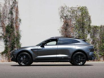 Aston Martin DBX 4.0 V8 Biturbo — photo 6