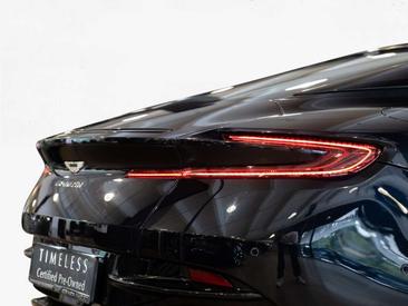 Aston Martin DB11 Coupé V8 — photo 19