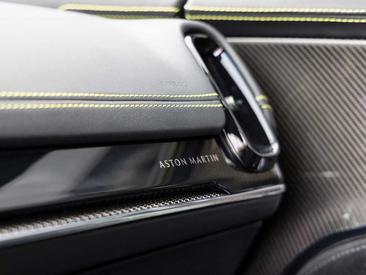 Aston Martin DBX — photo 21