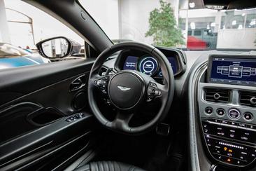 Aston Martin DB11 V12 AMR PACK — photo 13
