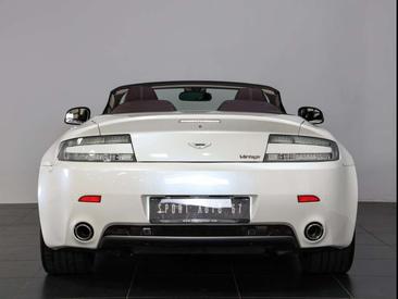 Aston Martin V8 Roadster 4.7 L — photo 12