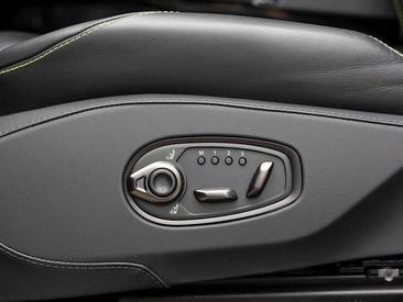 Aston Martin DBX — photo 24