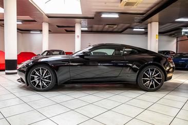 Aston Martin DB11 Coupé V8 Bright Pack — photo 3