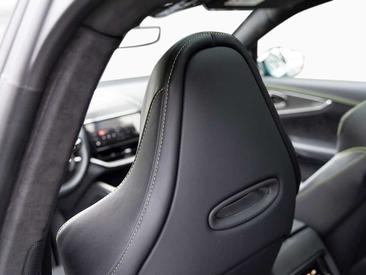 Aston Martin DBX — photo 25
