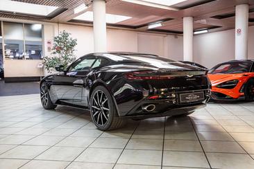 Aston Martin DB11 Coupé V8 Bright Pack — photo 4