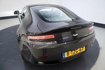 Aston Martin Vantage V8 4.7 — photo 26