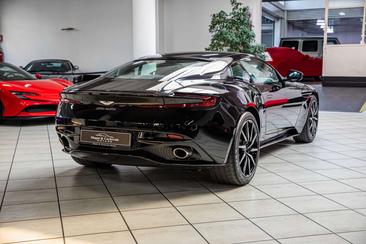 Aston Martin DB11 Coupé V8 Bright Pack — photo 6