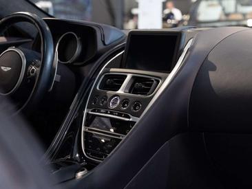 Aston Martin DB11 Coupé V8 — photo 26