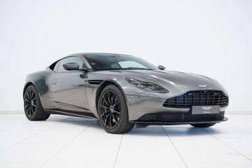 Aston Martin DB11 Coupé AMR V12 — photo 11
