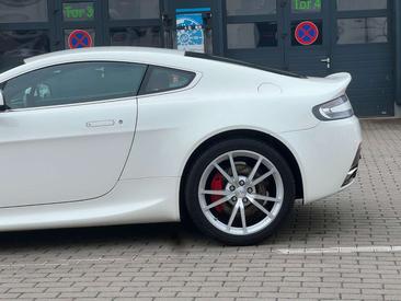 Aston Martin V8 Coupé — photo 4