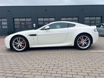 Aston Martin V8 Coupé — photo 5