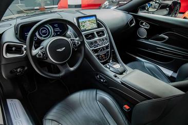 Aston Martin DB11 Coupé V8 Bright Pack — photo 8