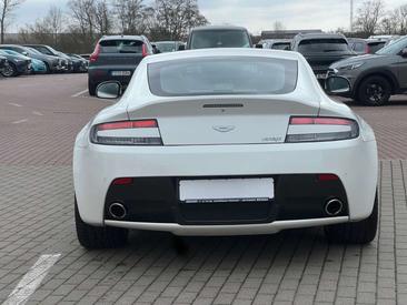 Aston Martin V8 Coupé — photo 7