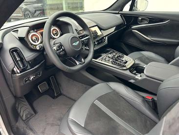 Aston Martin DBX 4.0 V8 DBX707 — photo 11