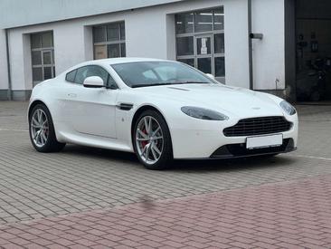 Aston Martin V8 Coupé — photo 12