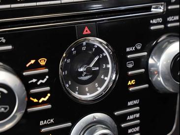 Aston Martin V8 Roadster 4.7 L — photo 30