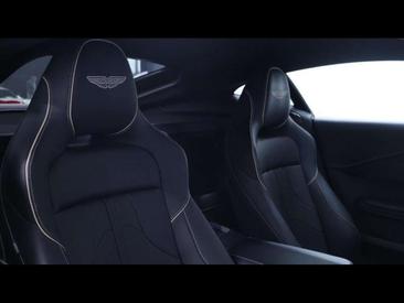 Aston Martin Vantage V8 — photo 12