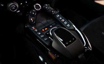Aston Martin V8 4.0 510 CV — photo 10
