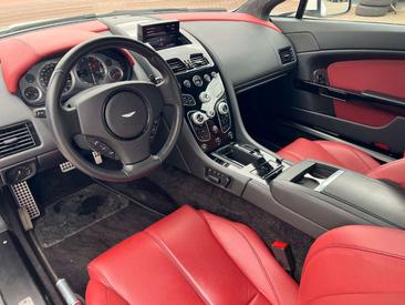 Aston Martin V8 Coupé — photo 17